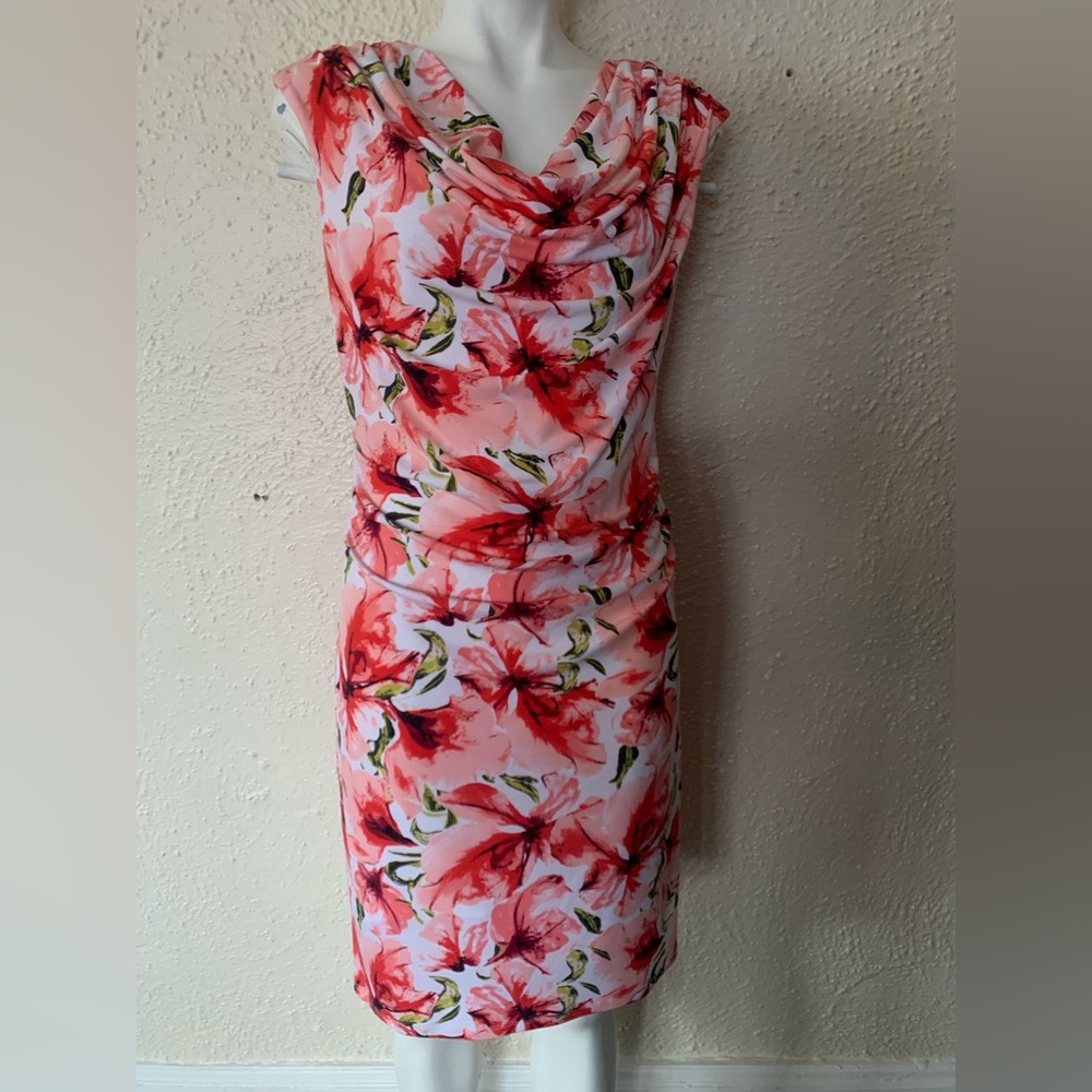 White House Black market size M    Floral Sleeveless dress